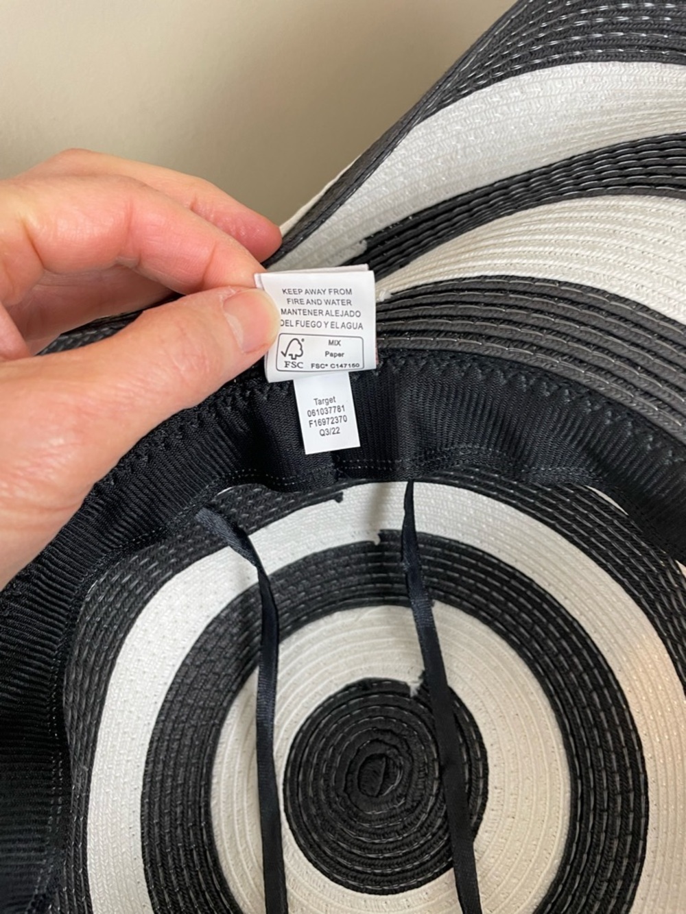 New Columbia Omni shade Wide Brim Straw Sun Hat  and Target hat - Picture 12 of 12